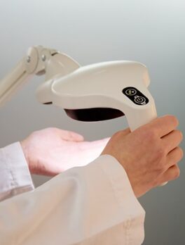 Luxo LHH LED G2 undersøkelseslampe, vegg