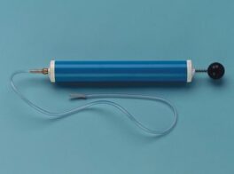 Pumpe f/operasjonsunderlag rødt