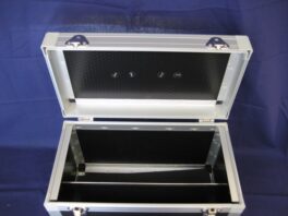 Koffert Unica 44x25x29cm, m/delevegg